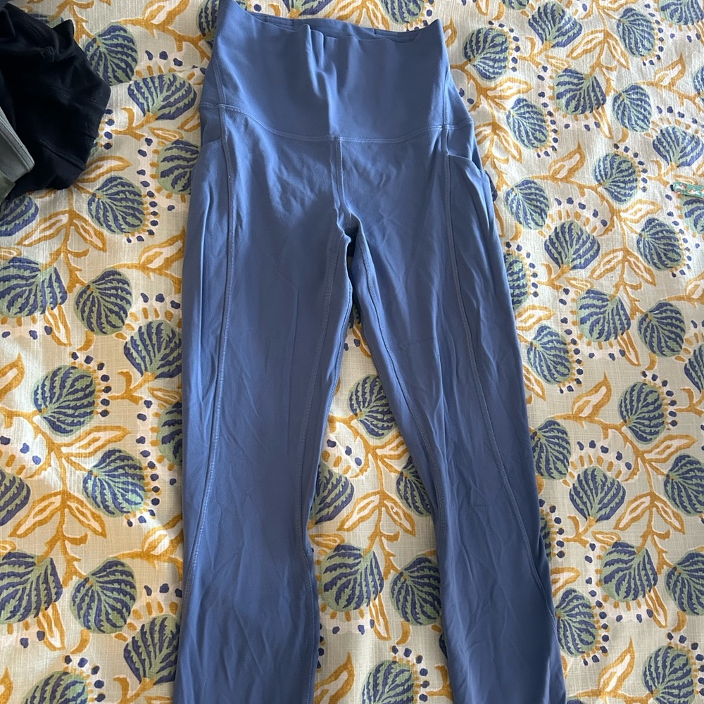 Lululemon align leggings 25” w pockets